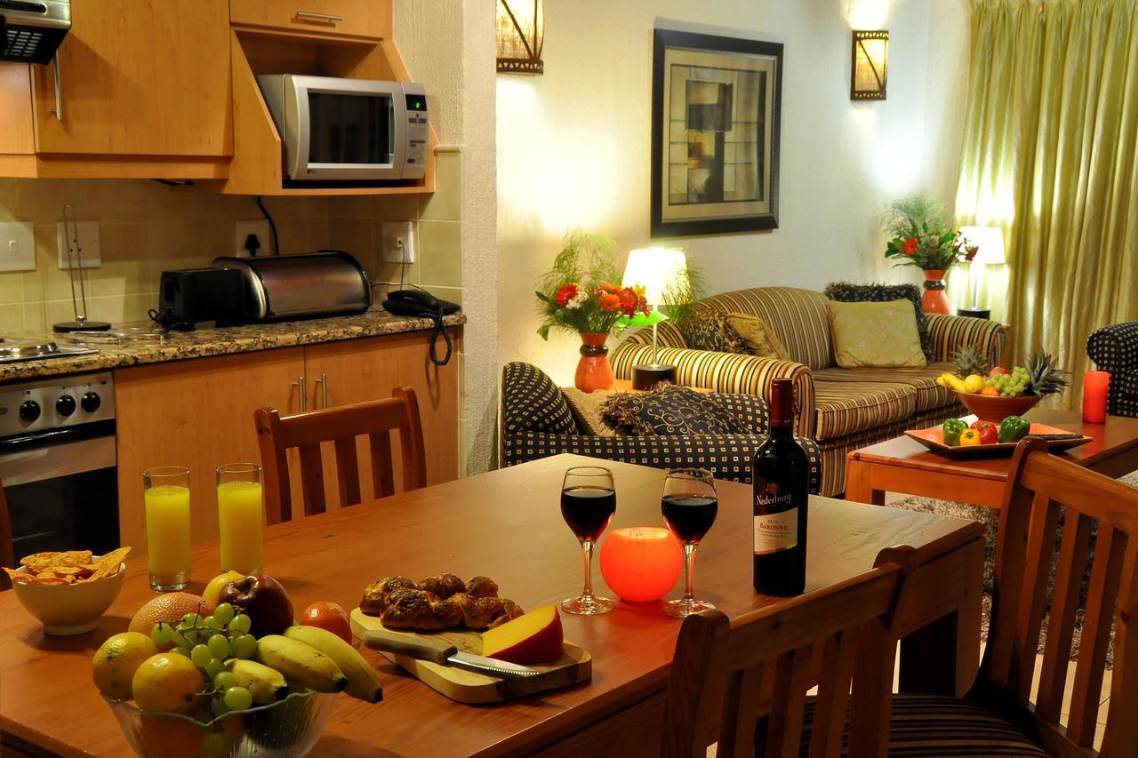 Legend Safaris 257A - In Kruger Park Lodge Hazyview Esterno foto